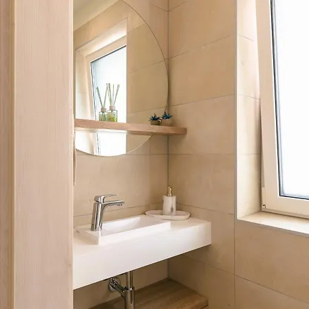 Balaton Bliss Lakefront Apartmán *