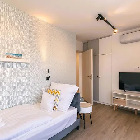 Balaton Bliss Lakefront * 希欧福克