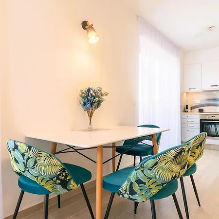 Balaton Bliss Lakefront 시오포크