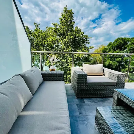 Balaton Bliss Lakefront 希欧福克