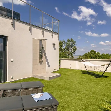 Balaton Bliss Lakefront Apartment *