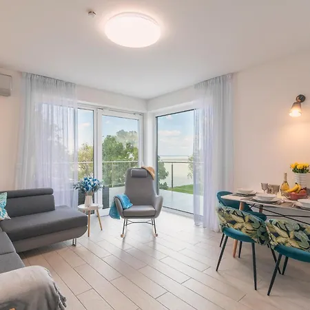 Balaton Bliss Lakefront * Siofok