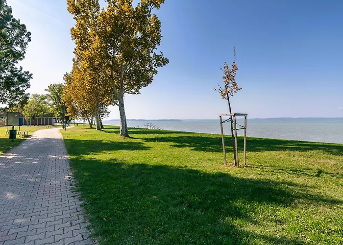 Balaton Bliss Lakefront Διαμέρισμα