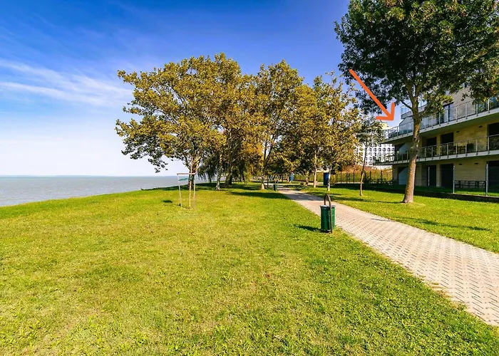 Balaton Bliss Lakefront * Siofok