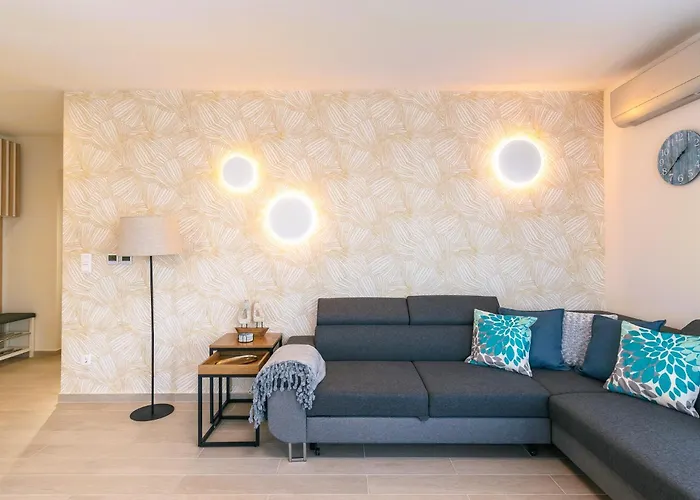 Balaton Bliss Lakefront Apartment Siofok